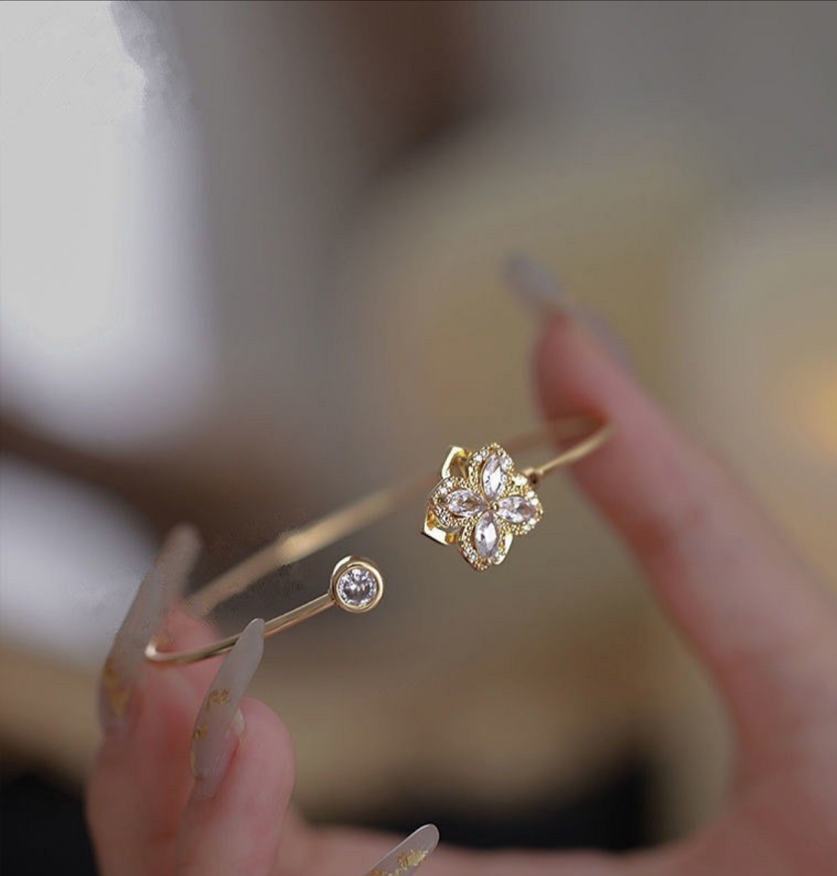 Rotating Flower Bracelet
