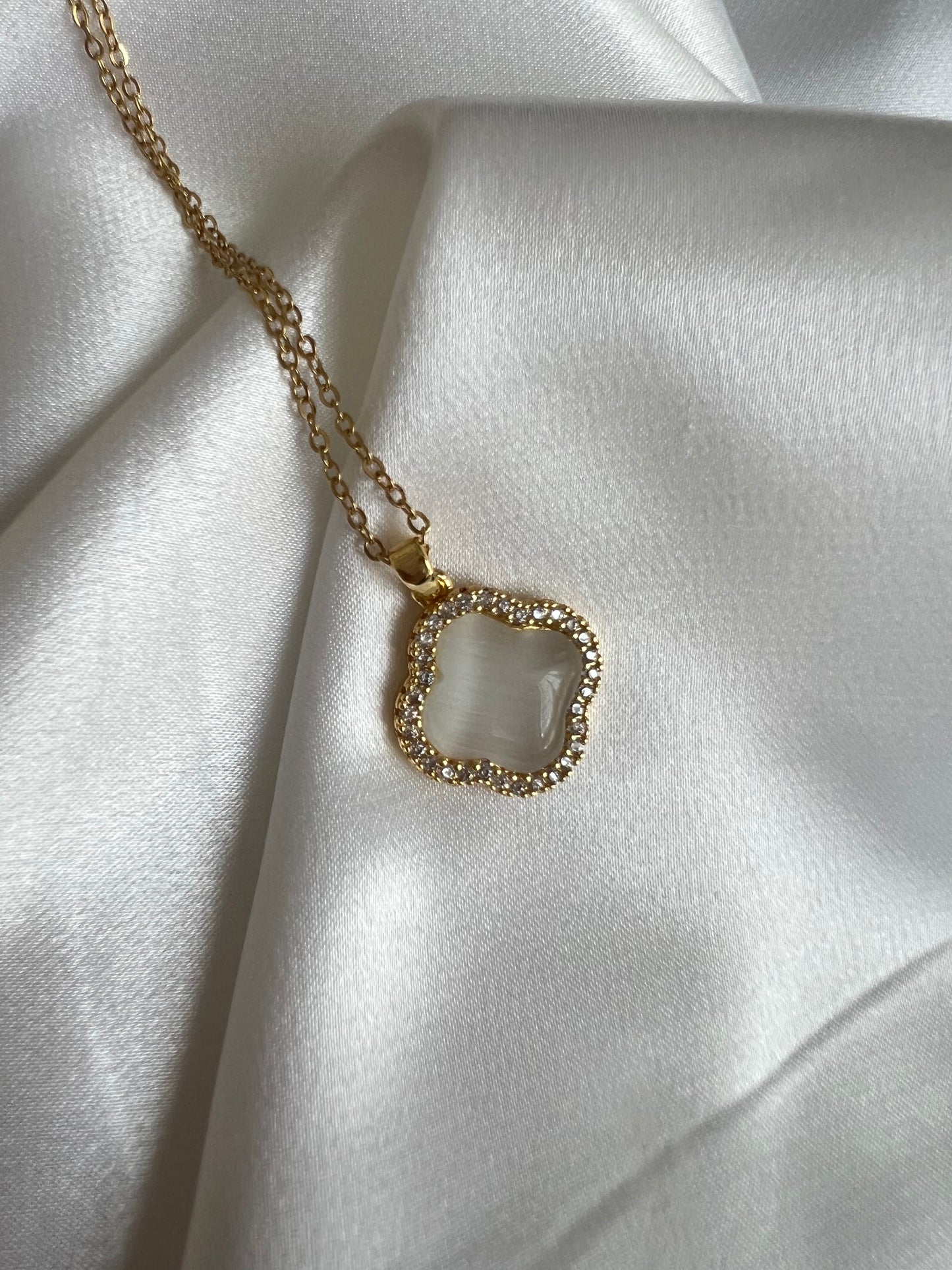 Lucky glam Necklace SALE