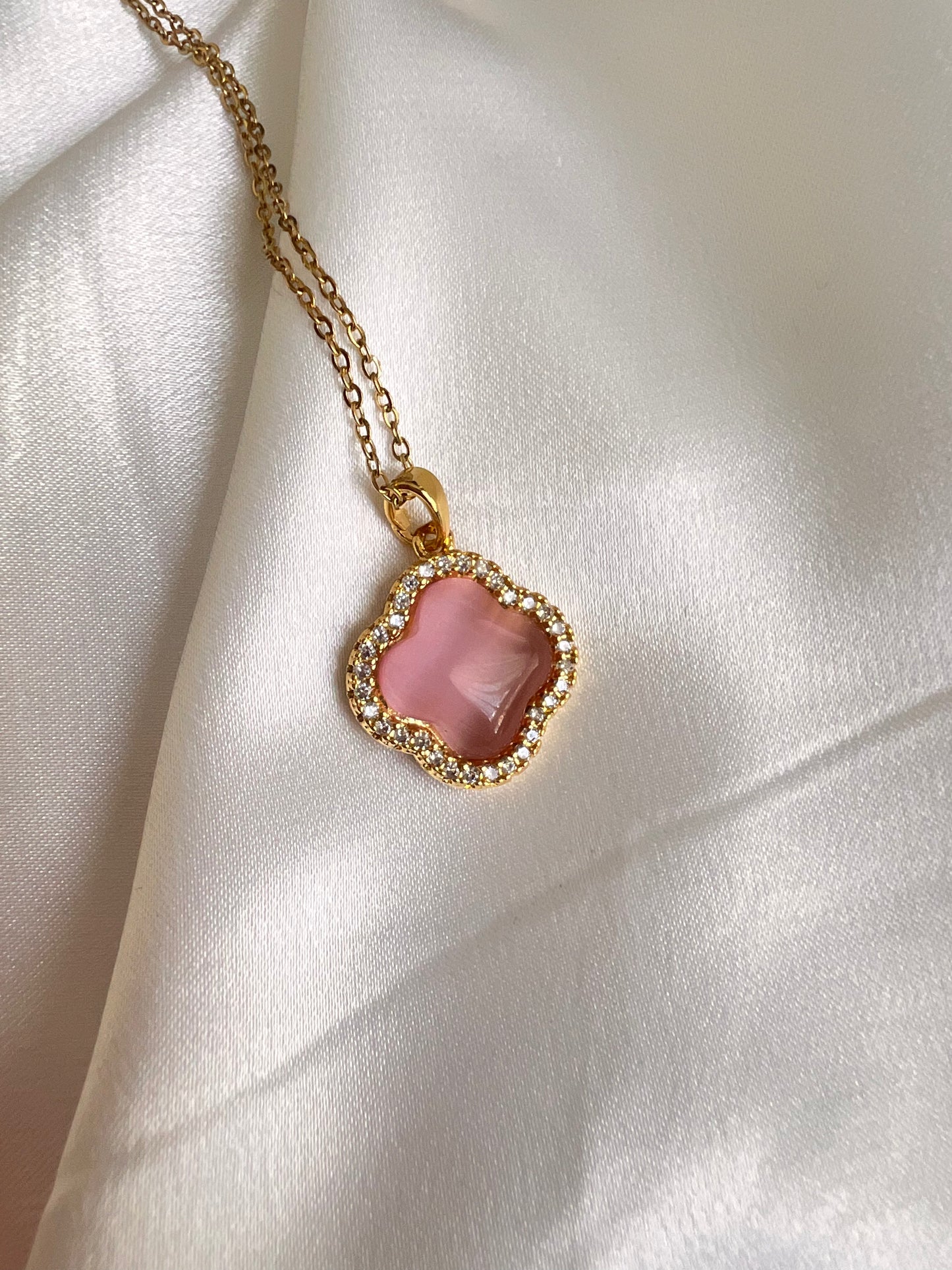 Lucky glam Necklace SALE