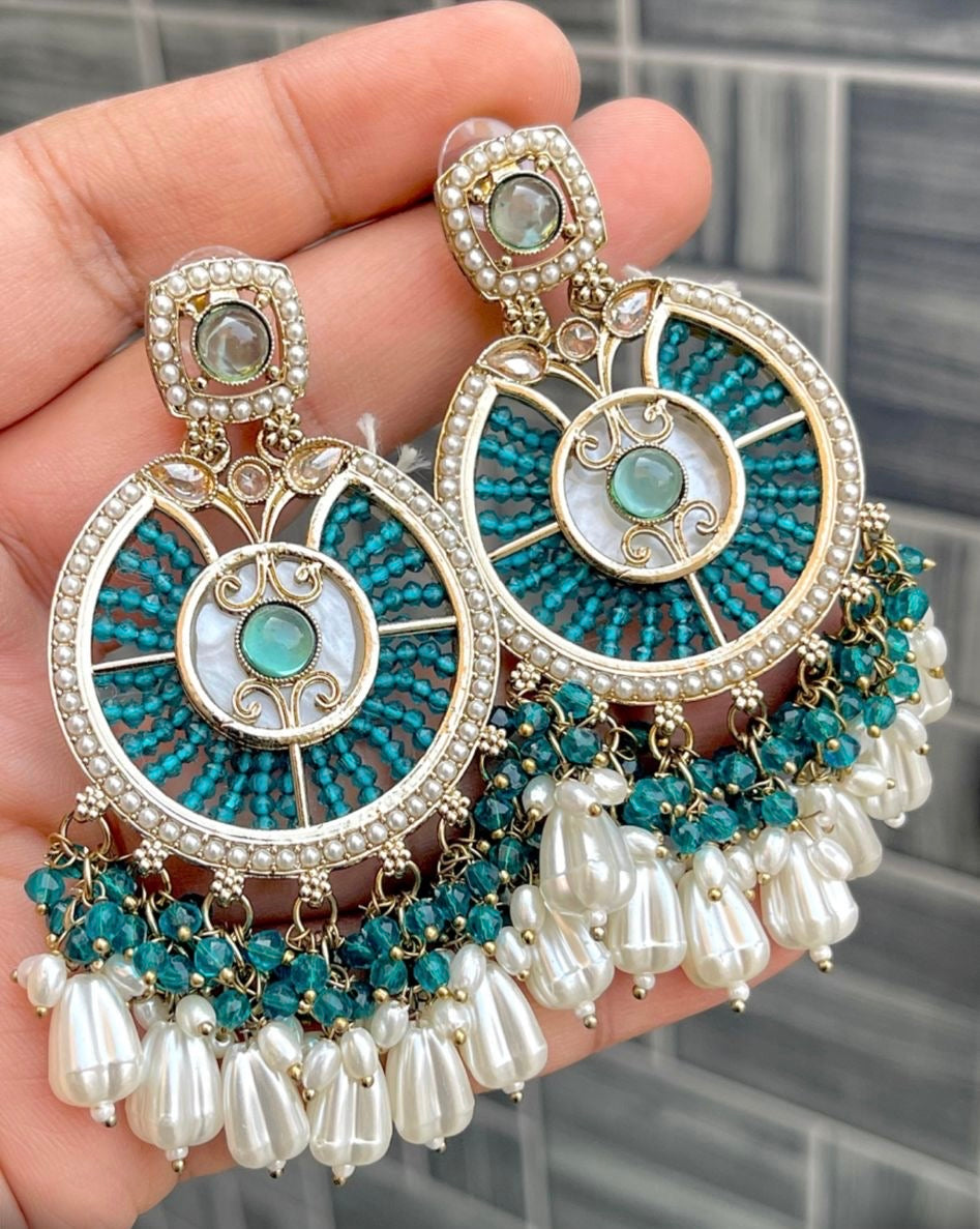 Manu Earrings - 6 colors