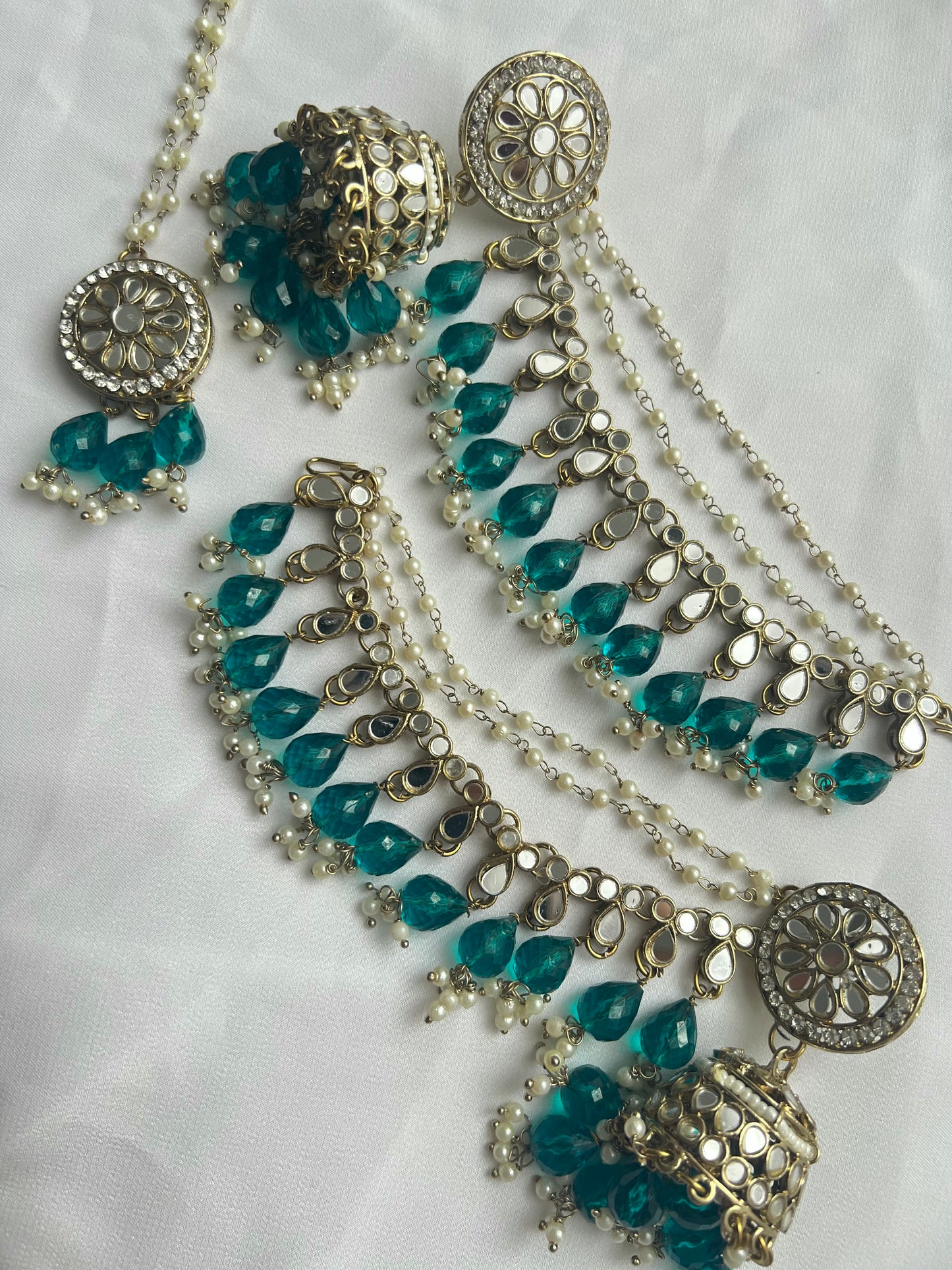 Alamzeb Jhumka Sahara Tikkaset - 3 colors