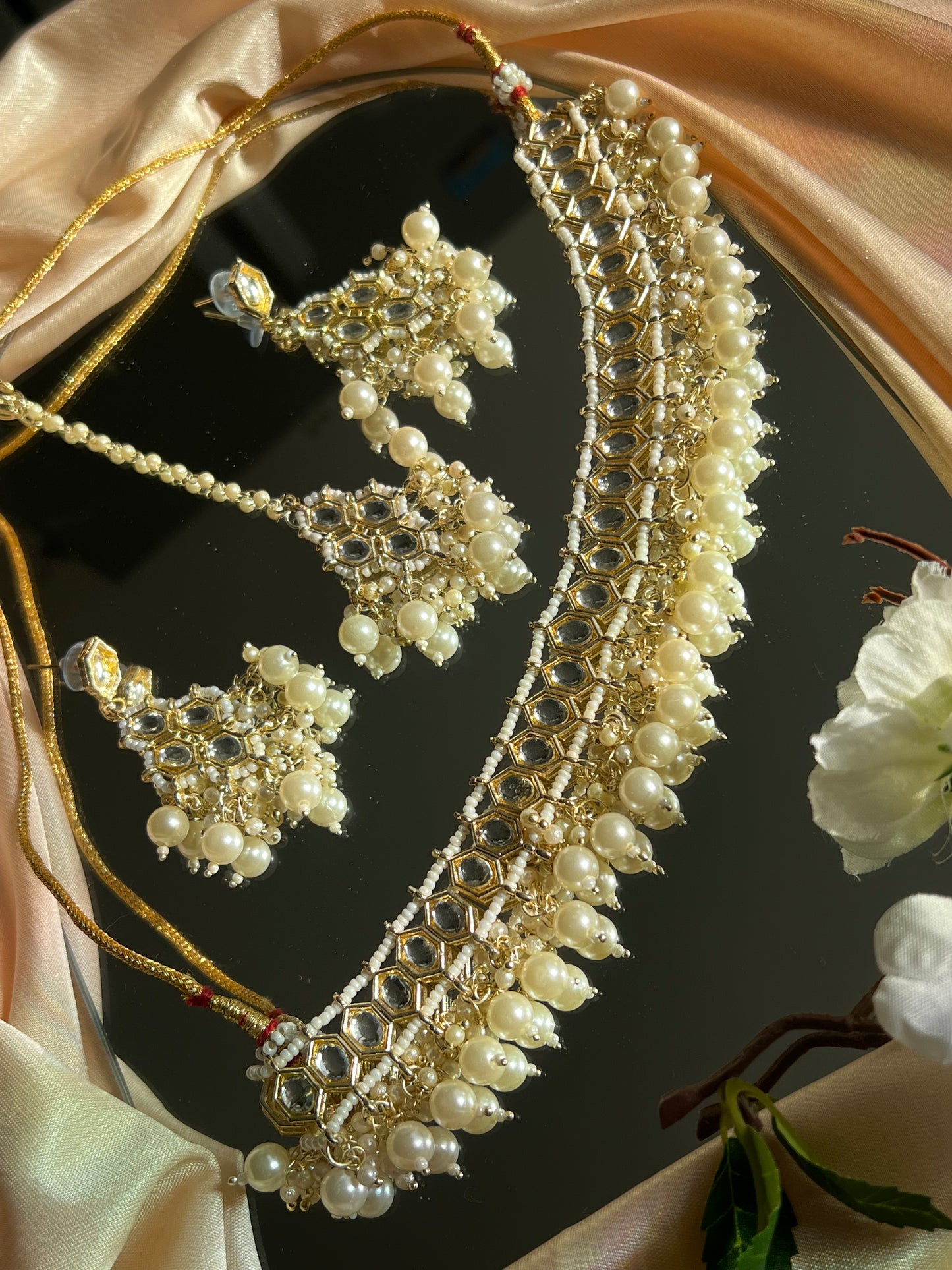 White Pearl Necklaceset