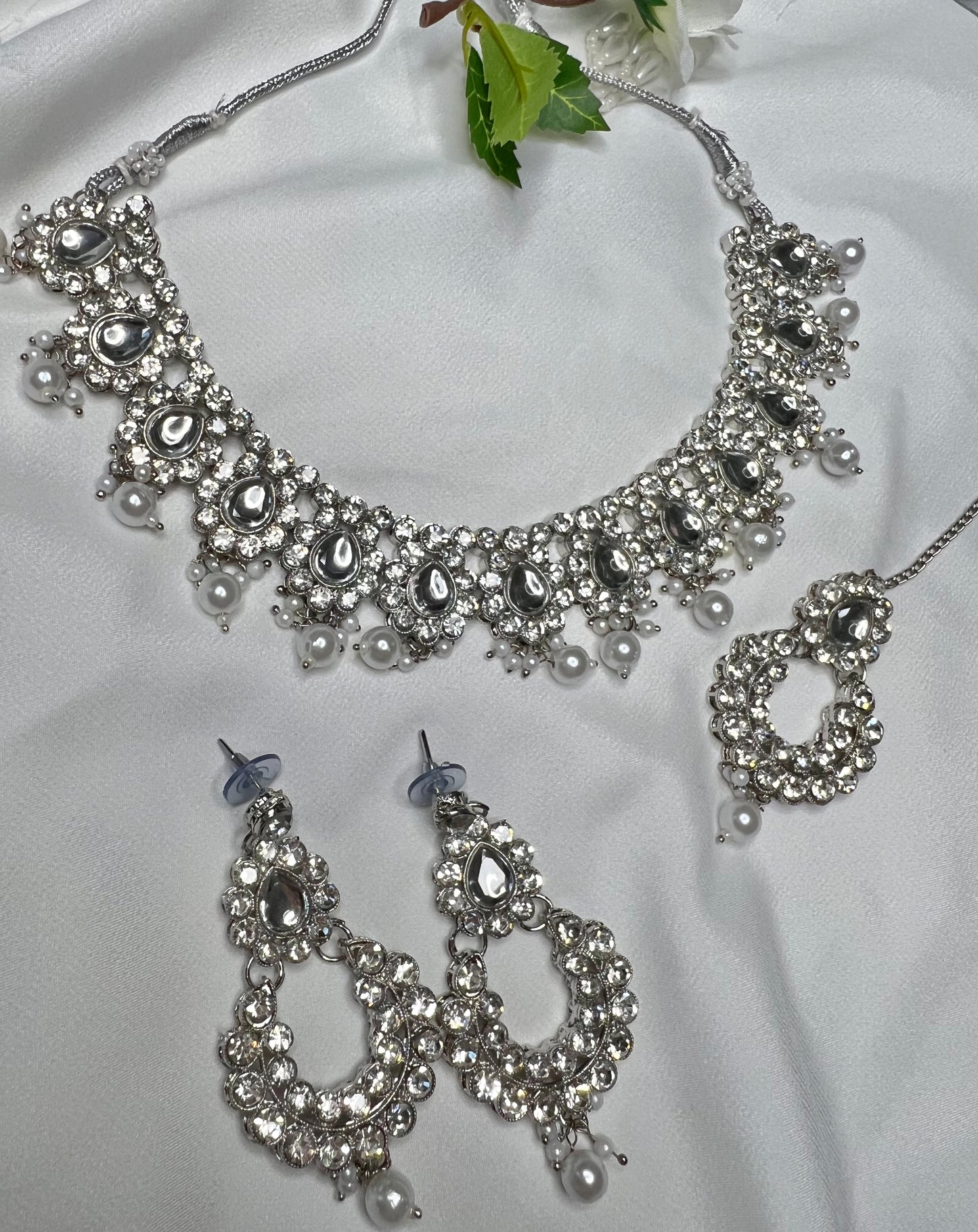 Jaanvi Necklaceset - Silver