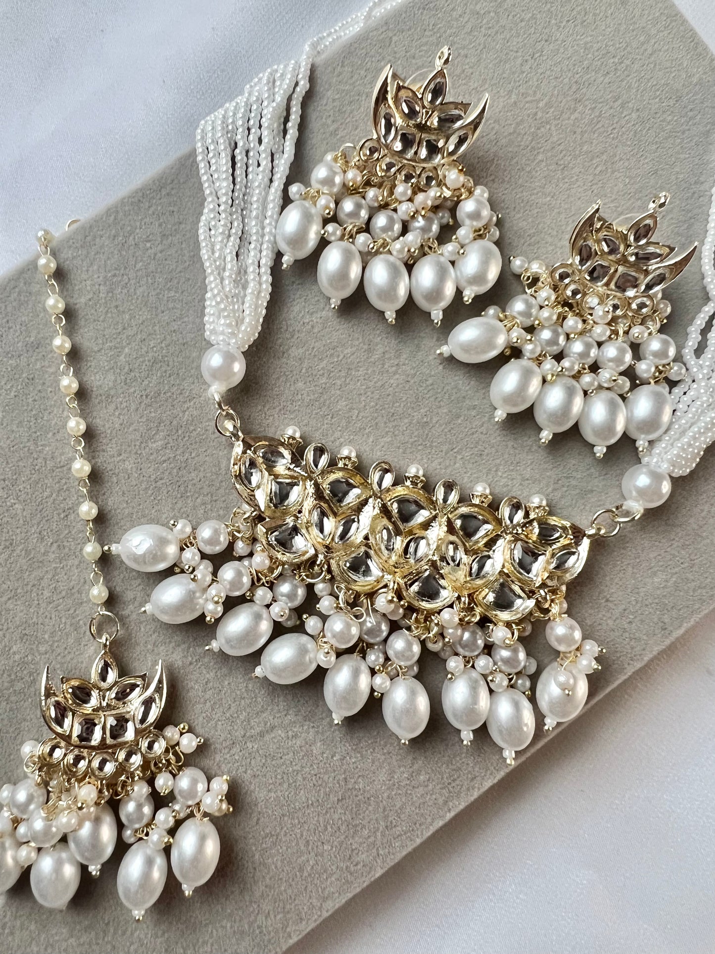 Priyanka Pearl Necklaceset